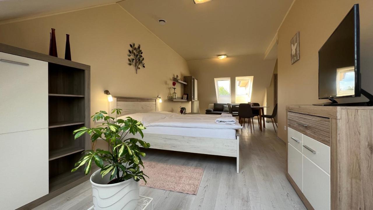 גיור Gardencity Apartmanhaz מראה חיצוני תמונה