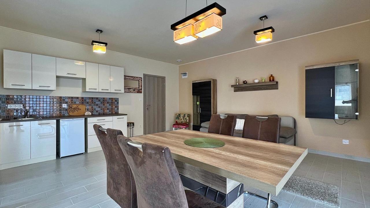 גיור Gardencity Apartmanhaz מראה חיצוני תמונה