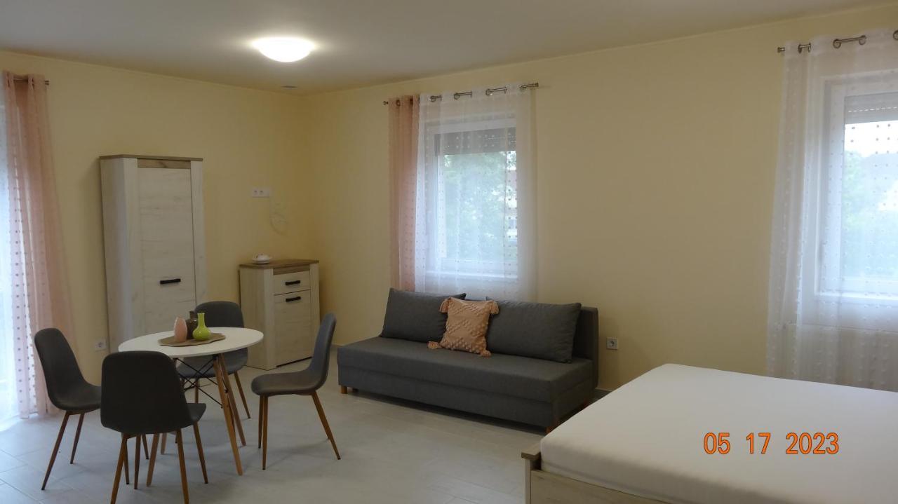 גיור Gardencity Apartmanhaz מראה חיצוני תמונה