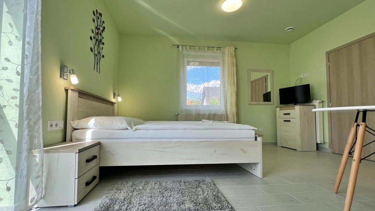 גיור Gardencity Apartmanhaz מראה חיצוני תמונה
