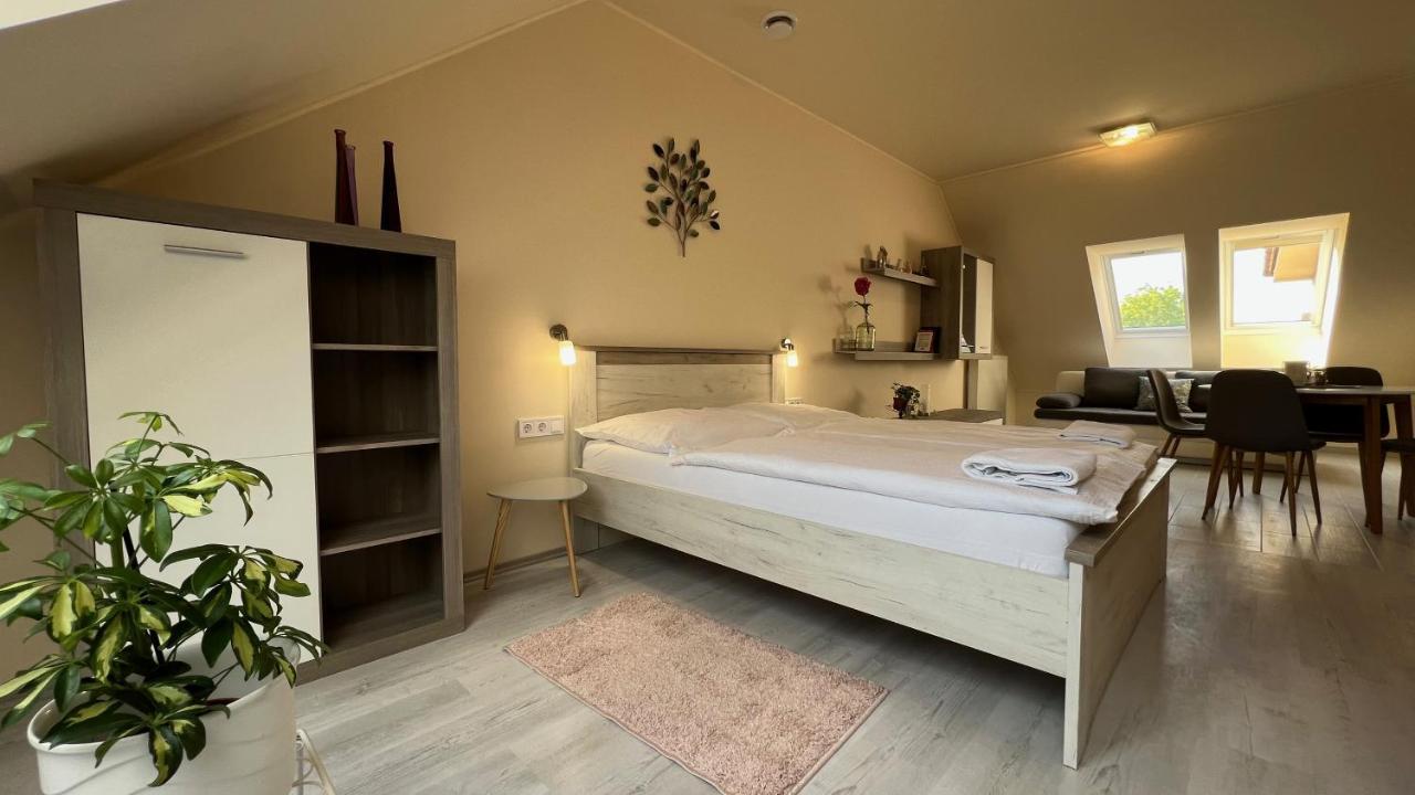 גיור Gardencity Apartmanhaz מראה חיצוני תמונה