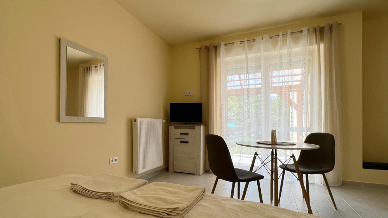 גיור Gardencity Apartmanhaz מראה חיצוני תמונה