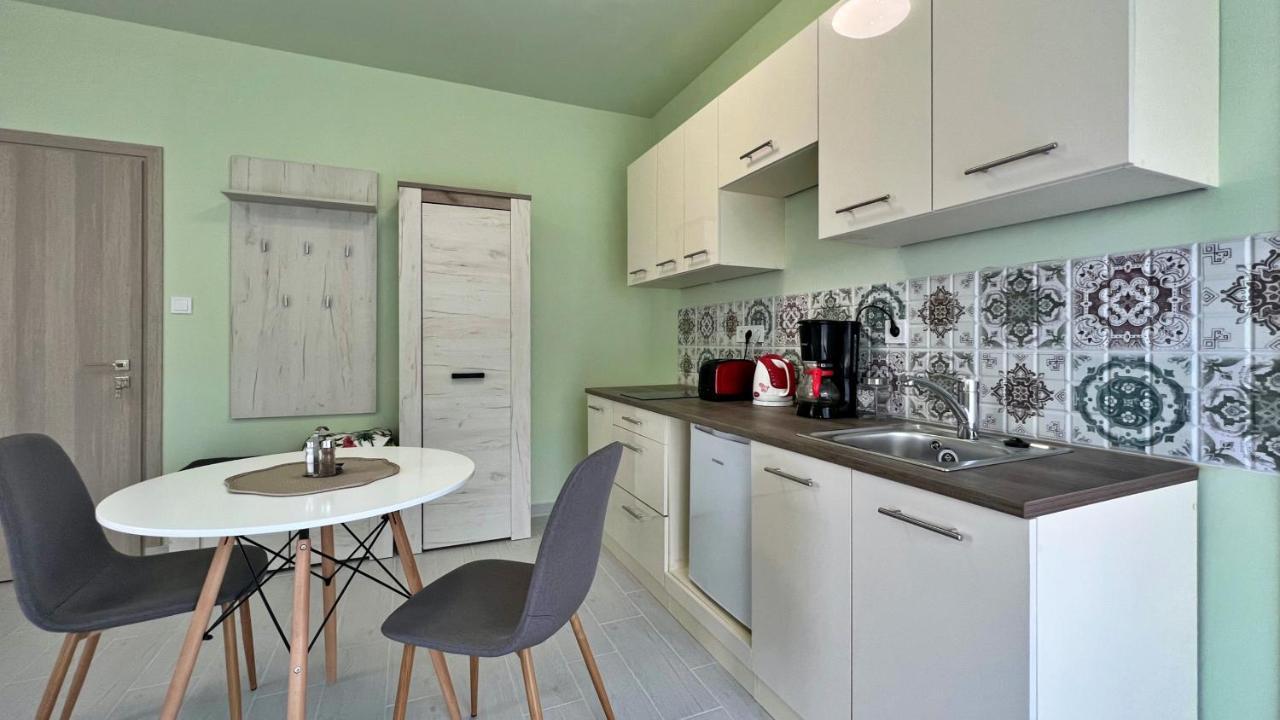 גיור Gardencity Apartmanhaz מראה חיצוני תמונה